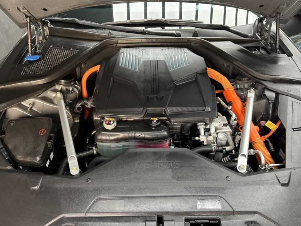 Genesis G80 — photo 17