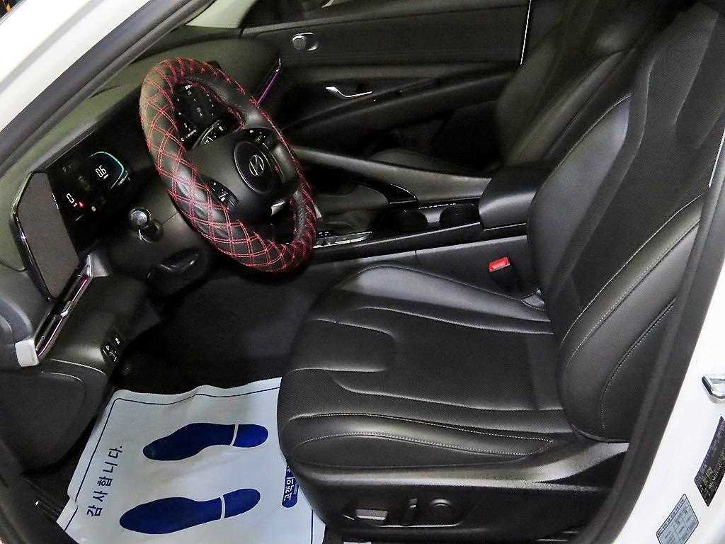 Hyundai Avante — photo 06