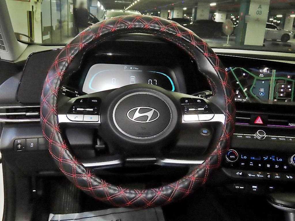 Hyundai Avante — photo 08