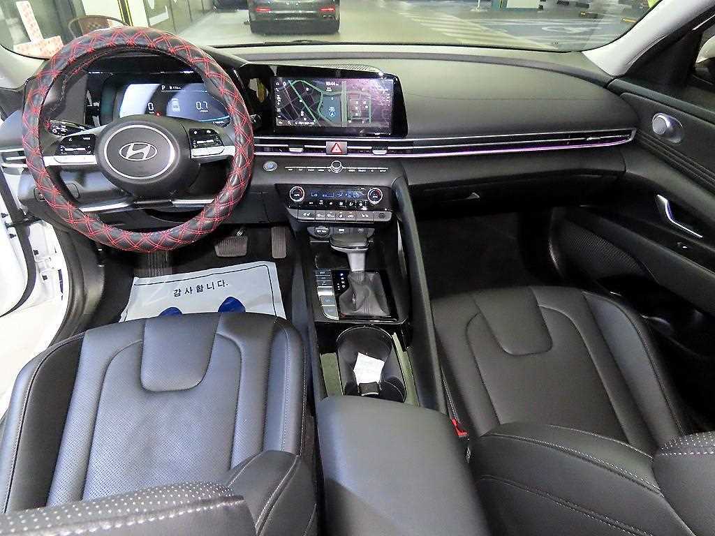 Hyundai Avante — photo 10