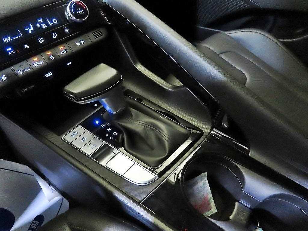 Hyundai Avante — photo 12