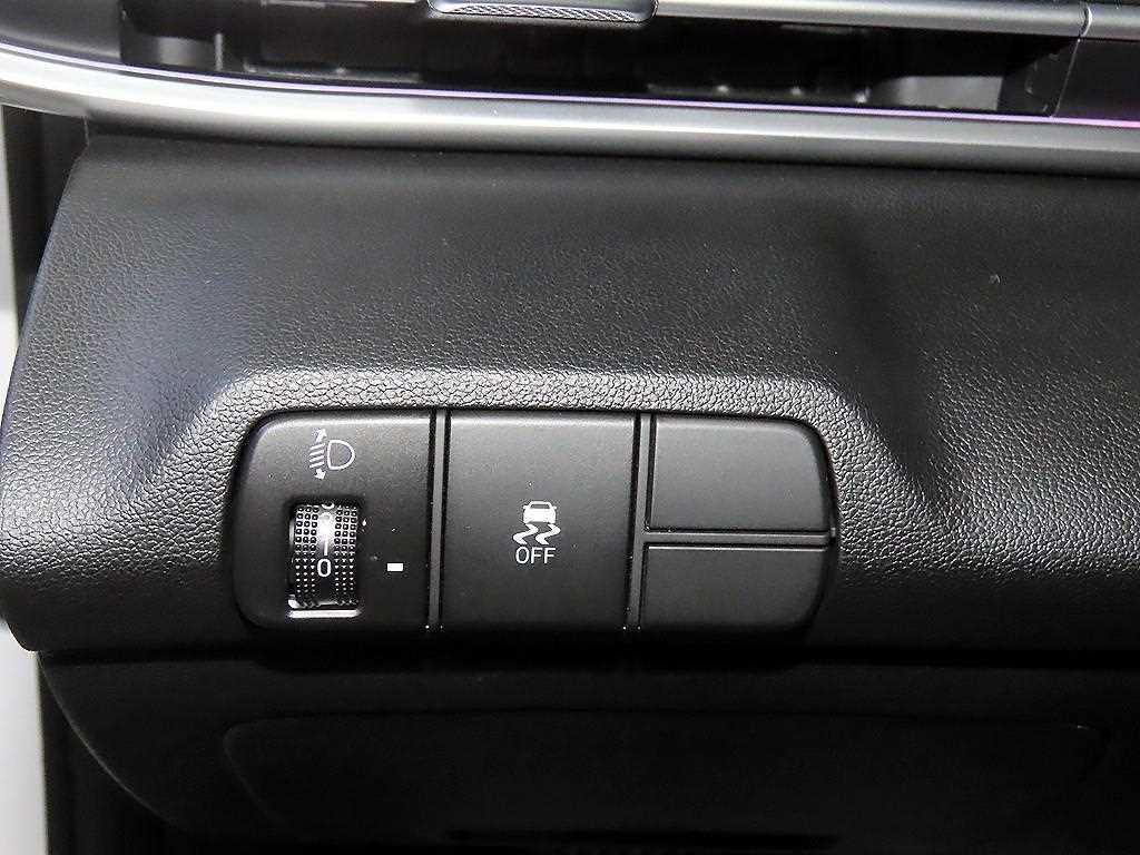 Hyundai Avante — photo 14