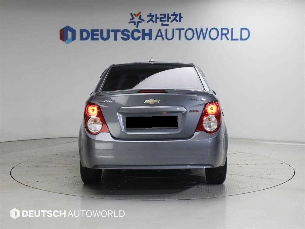 CHEVROLET Aveo — photo 04