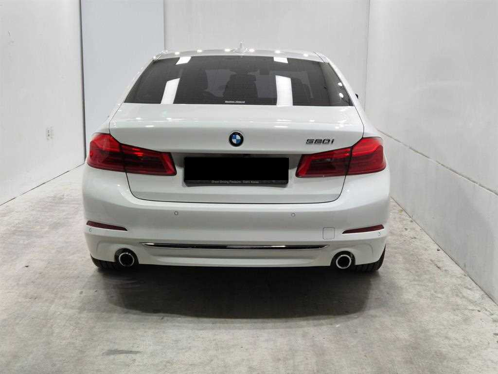 BMW 5-Series — photo 03
