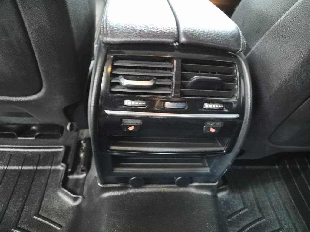 BMW 5-Series — photo 08