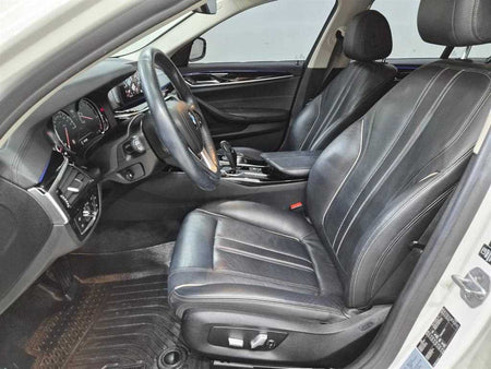 BMW 5-Series — photo 10