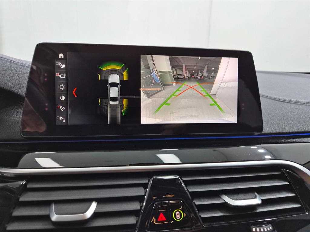 BMW 5-Series — photo 14