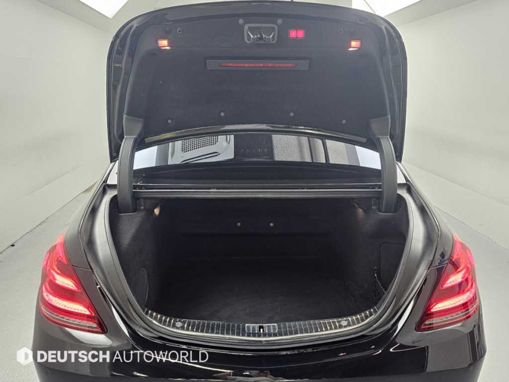 Mercedes-Benz S-Class — photo 19