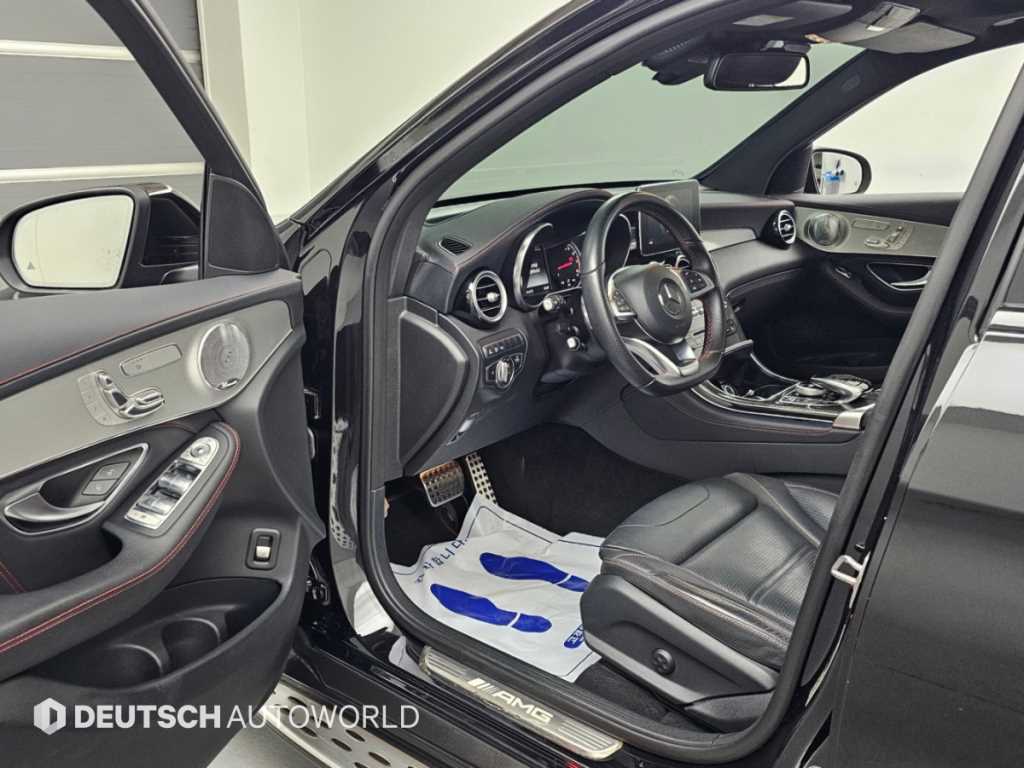 Mercedes-Benz GLC-Class — photo 11
