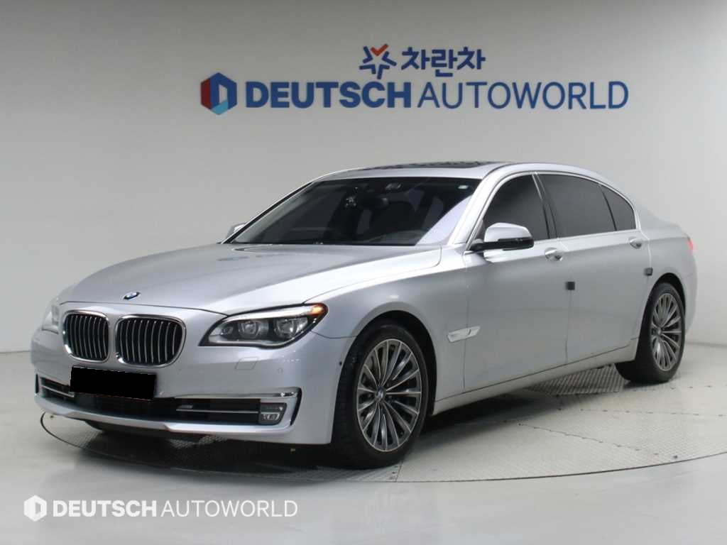 BMW 7-Series — photo 01