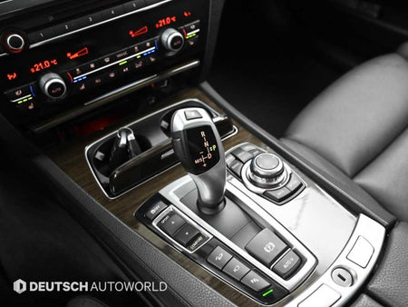 BMW 7-Series — photo 09