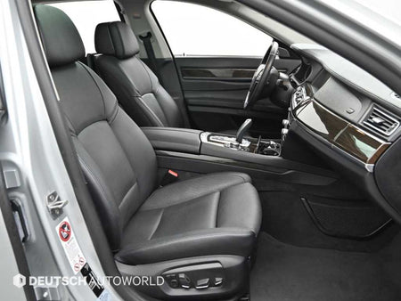 BMW 7-Series — photo 10