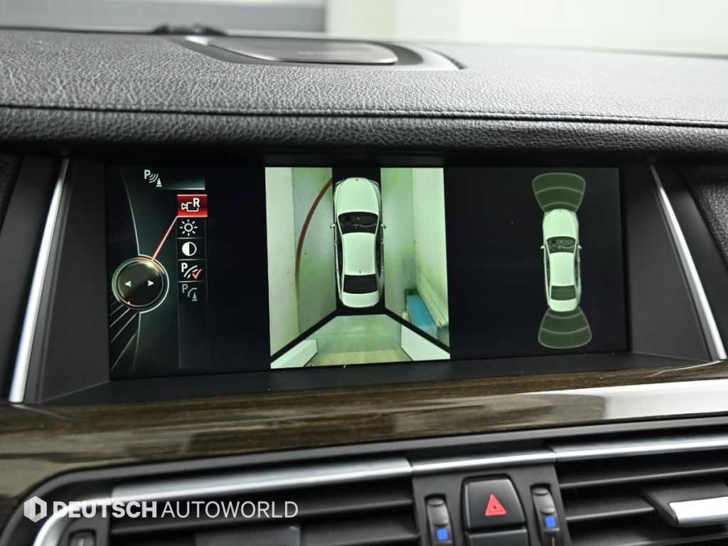 BMW 7-Series — photo 15