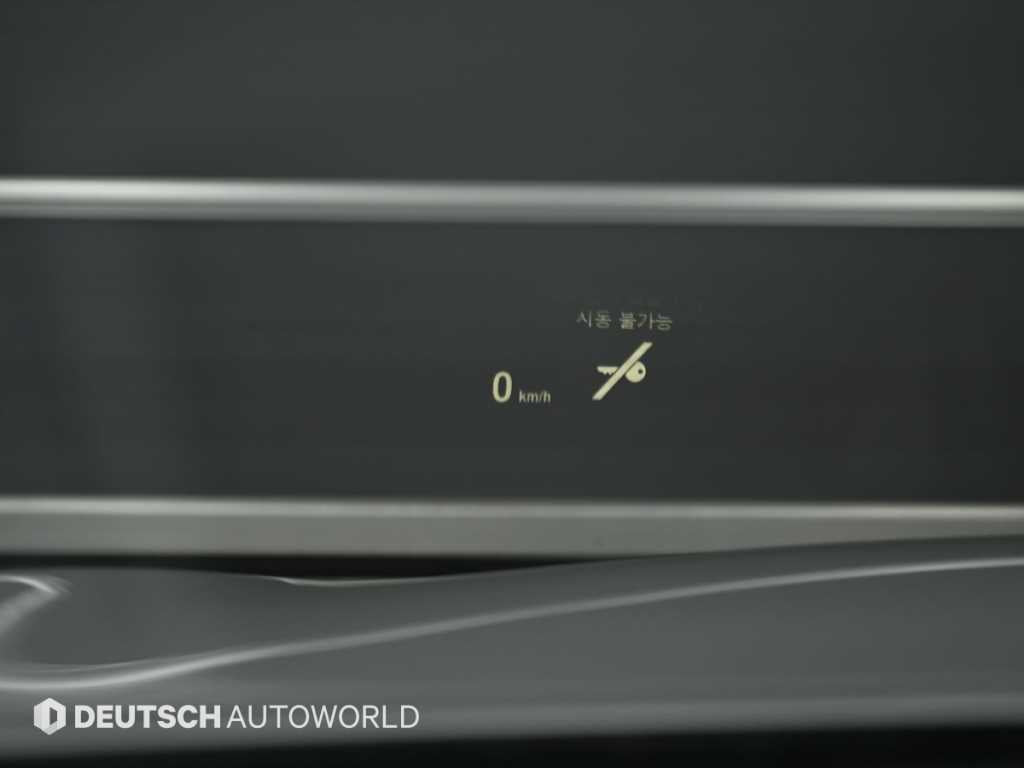 BMW 7-Series — photo 17