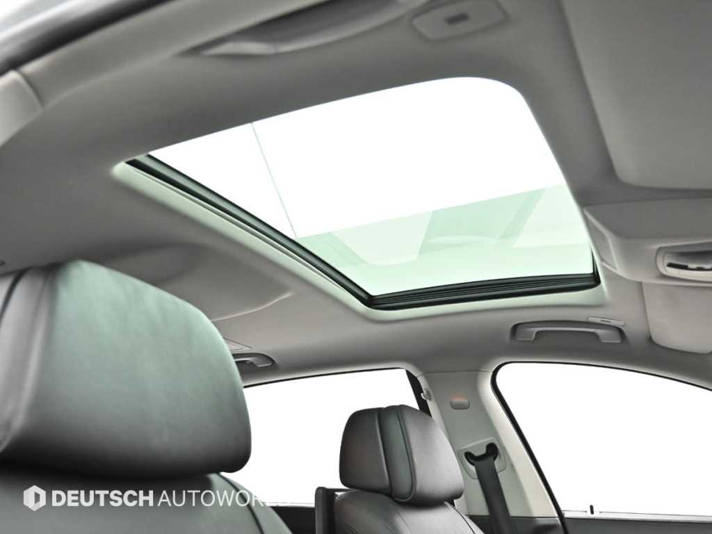 BMW 7-Series — photo 18