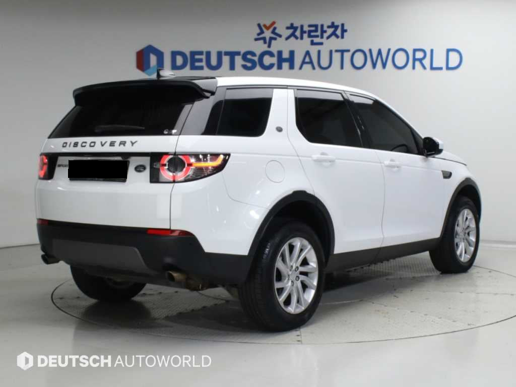 Land Rover Discovery Sport — photo 02