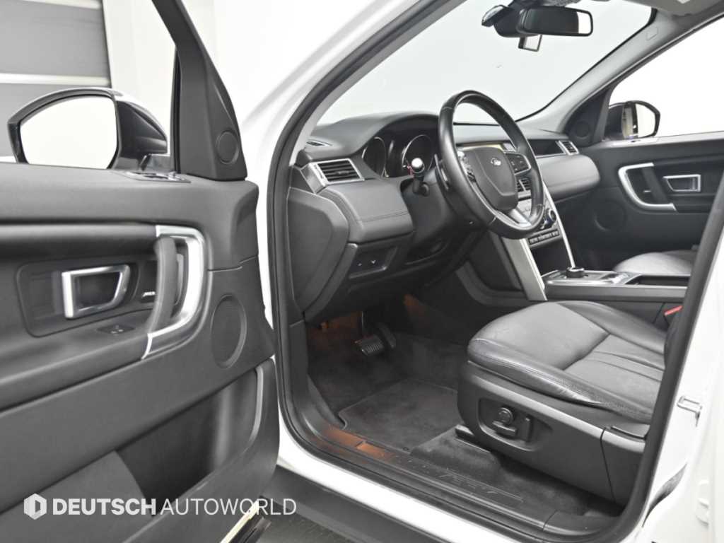 Land Rover Discovery Sport — photo 11