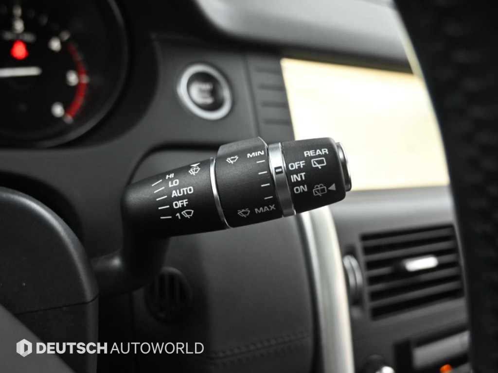 Land Rover Discovery Sport — photo 17