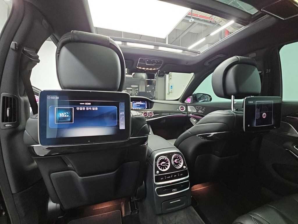 Mercedes-Benz S-Class — photo 13