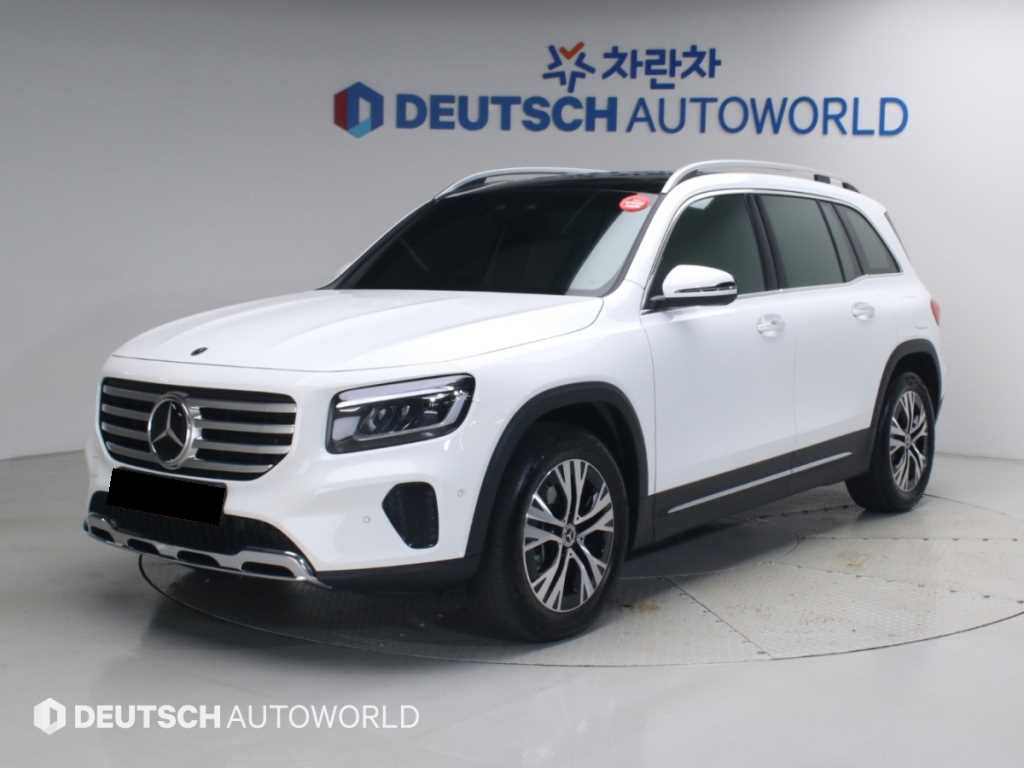 Mercedes-Benz GLB-Class — photo 01