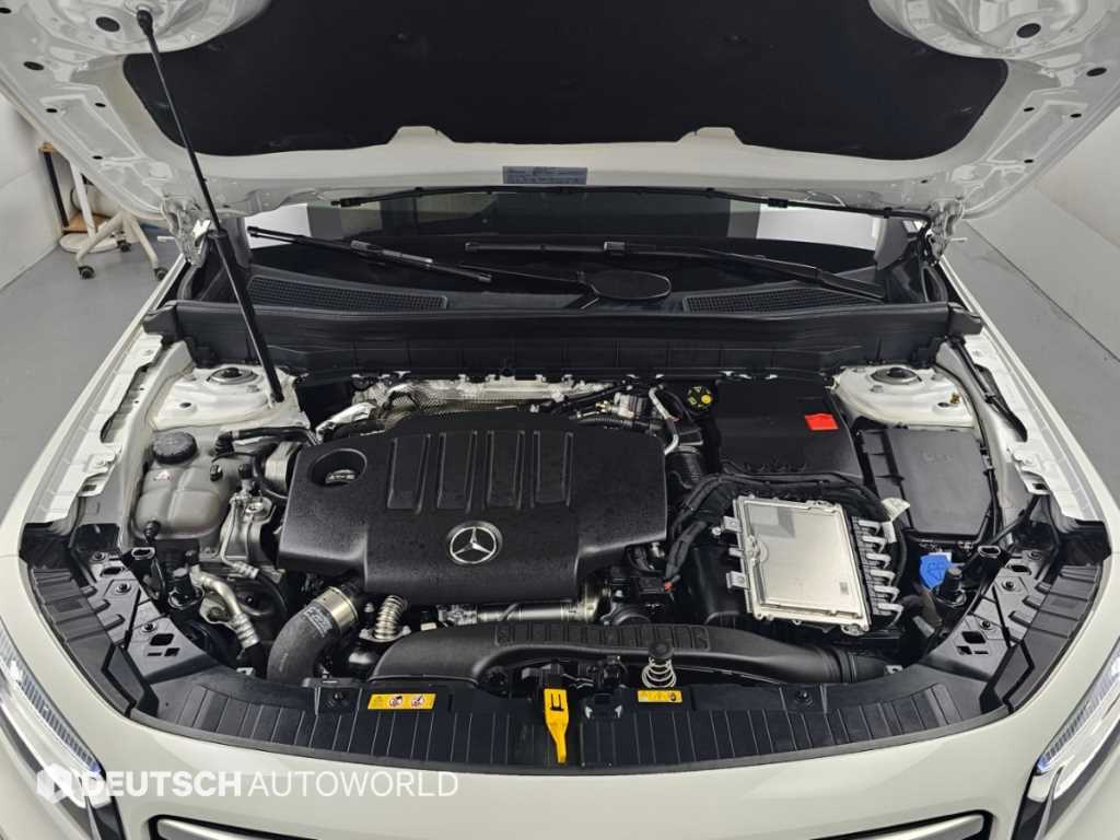 Mercedes-Benz GLB-Class — photo 06