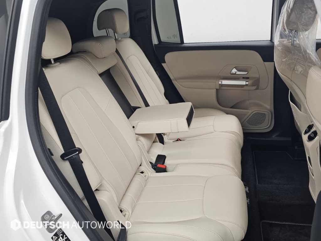 Mercedes-Benz GLB-Class — photo 12
