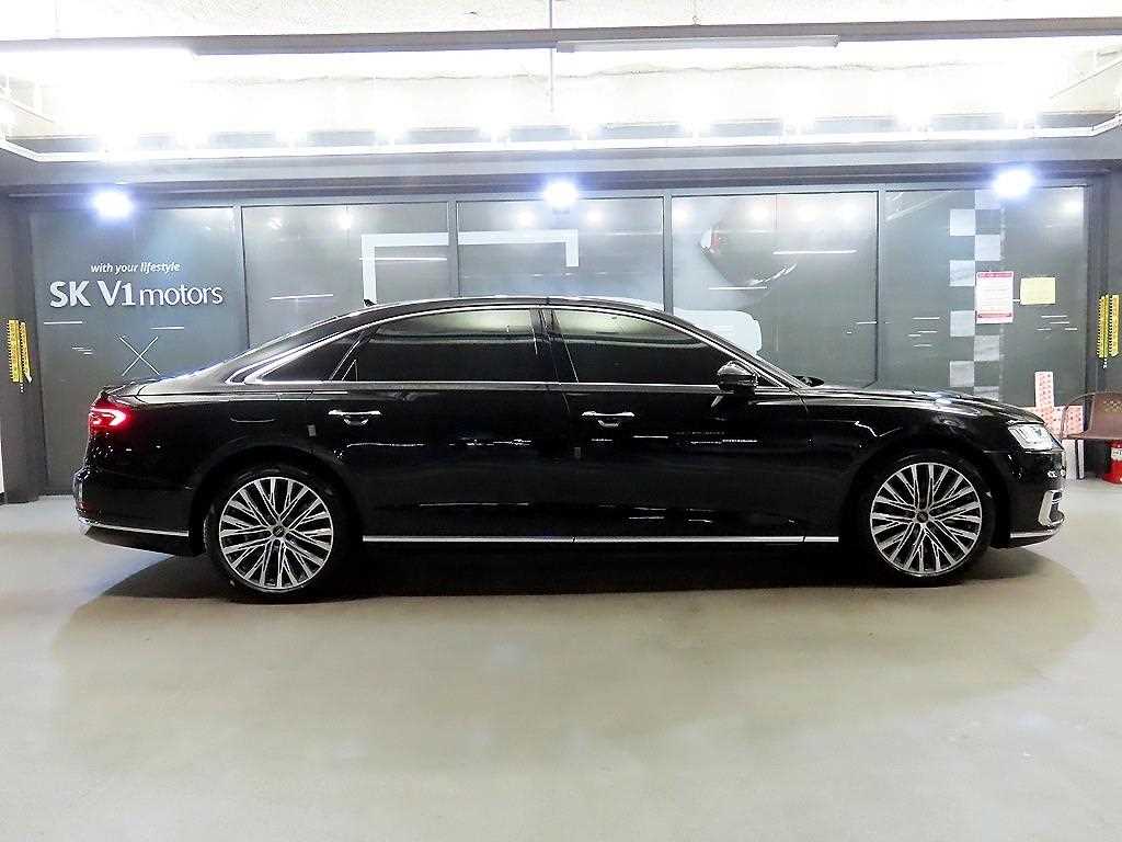 Audi A8 — photo 03