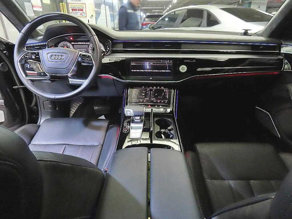 Audi A8 — photo 10