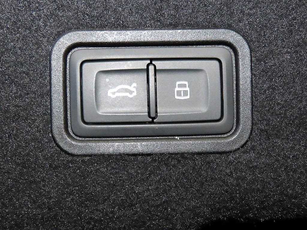 Audi A8 — photo 16