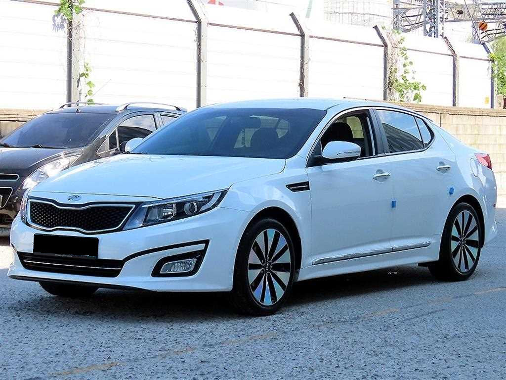 Kia K5 — photo 02