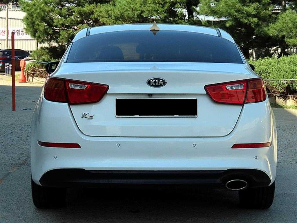 Kia K5 — photo 04