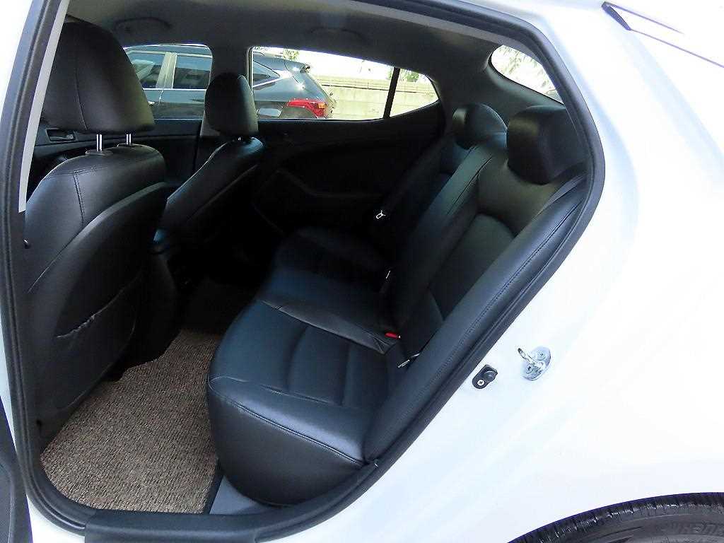 Kia K5 — photo 06