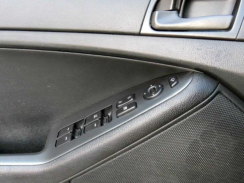 Kia K5 — photo 11