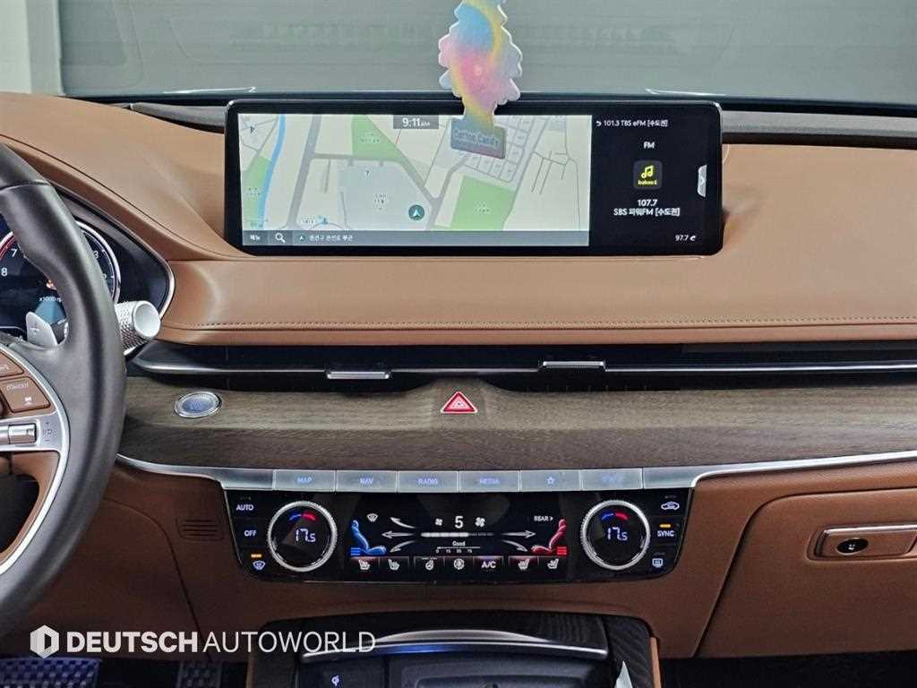 Genesis G80 — photo 15