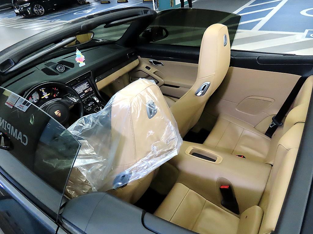 Porsche 911 — photo 12