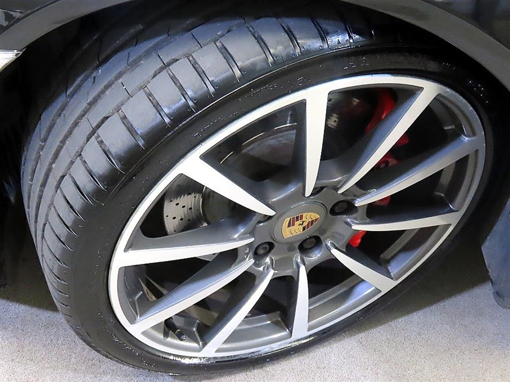 Porsche 911 — photo 20