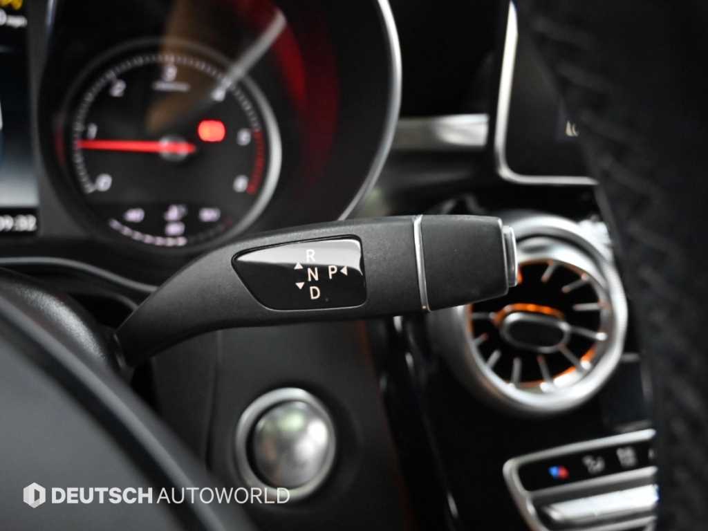 Mercedes-Benz GLC-Class — photo 09