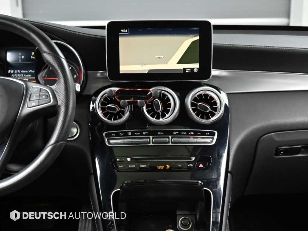 Mercedes-Benz GLC-Class — photo 14