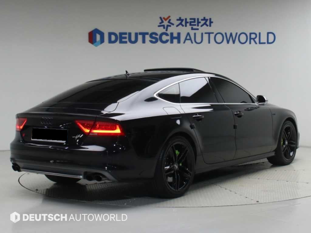 Audi S7 — photo 02