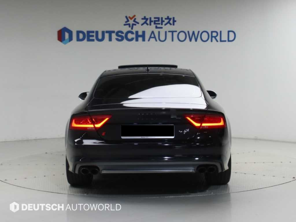 Audi S7 — photo 04