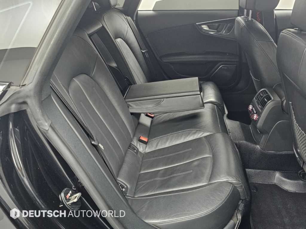 Audi S7 — photo 12