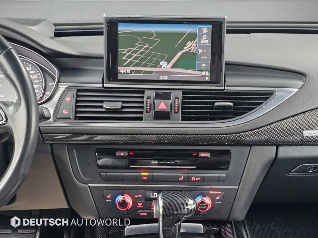 Audi S7 — photo 14