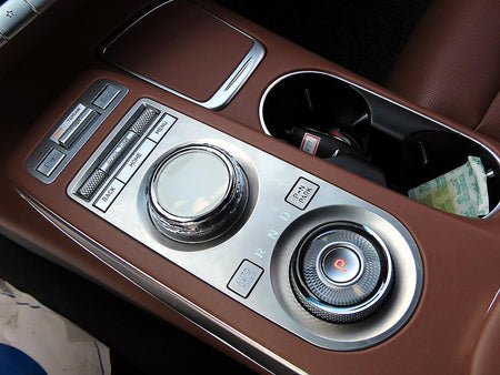 Genesis GV70 — photo 11