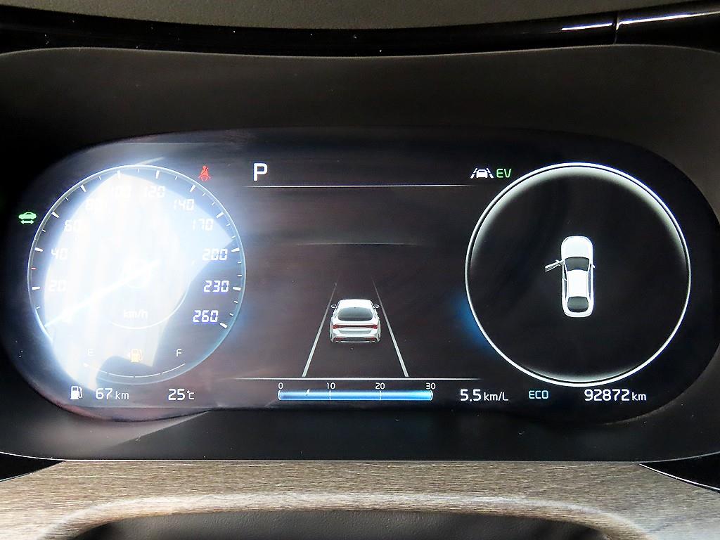 Kia K5 — photo 09