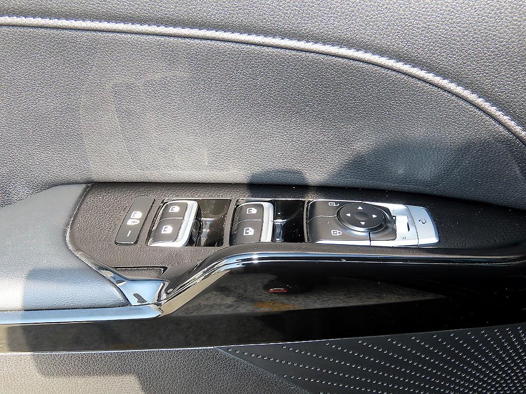 Kia K5 — photo 11