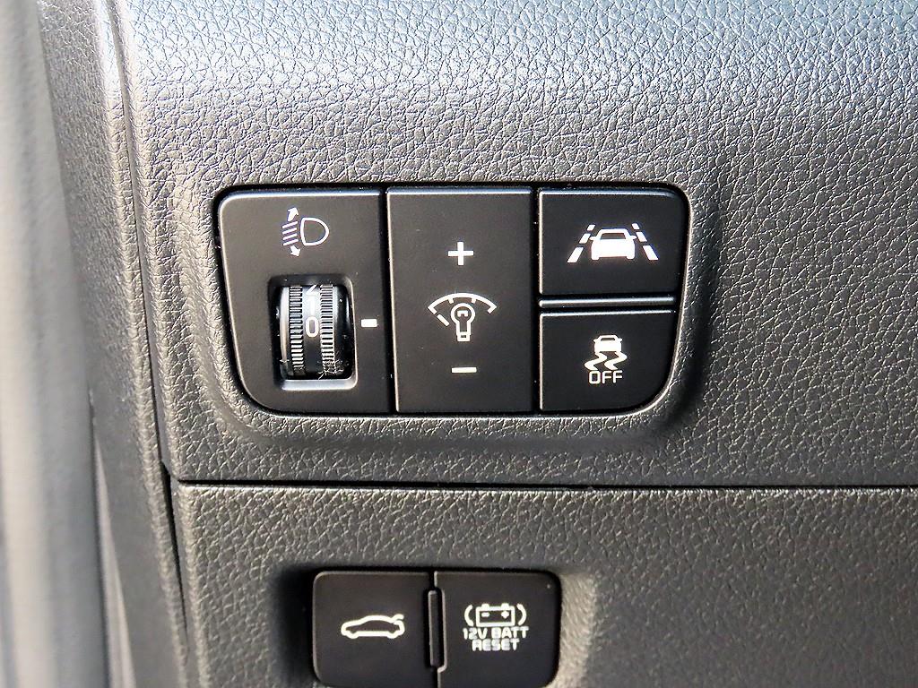 Kia K5 — photo 12