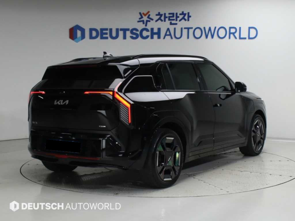 Kia EV3 — photo 02