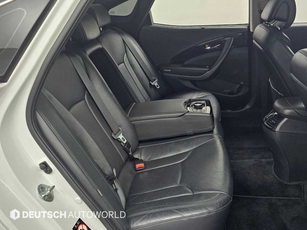 Hyundai Grandeur — photo 13