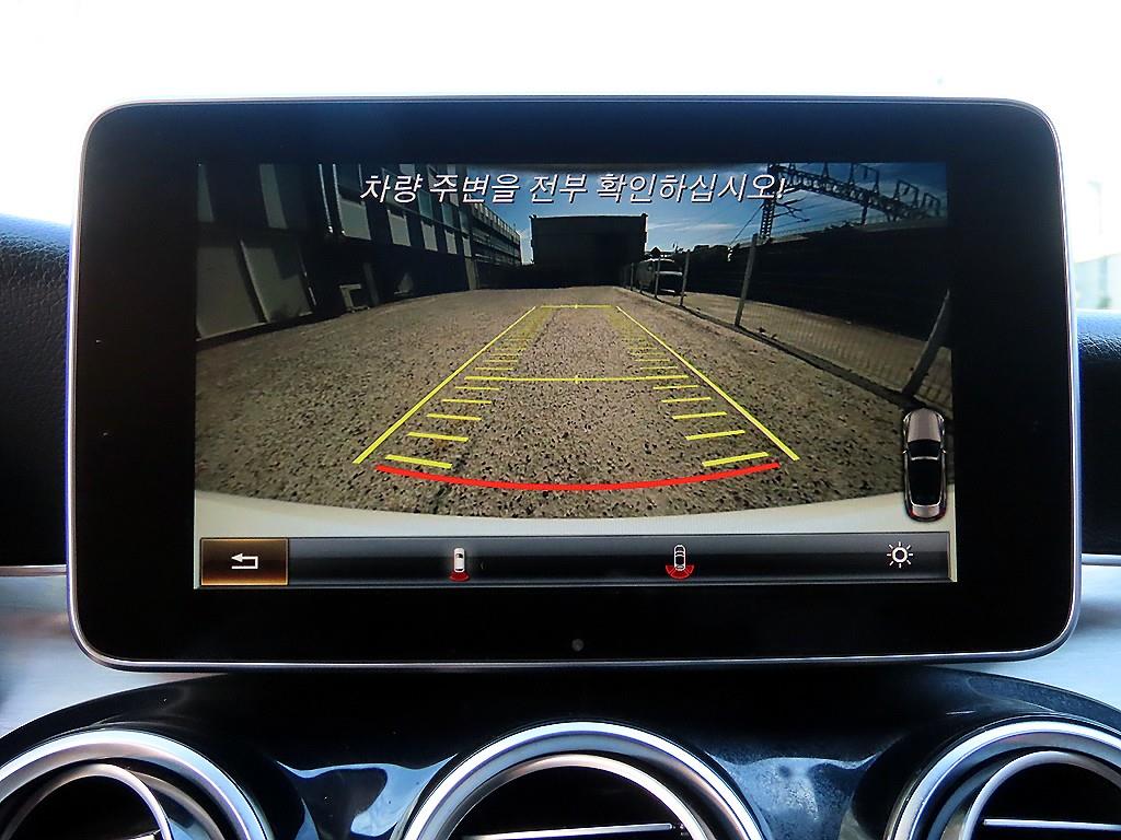 Mercedes-Benz C-Class — photo 16