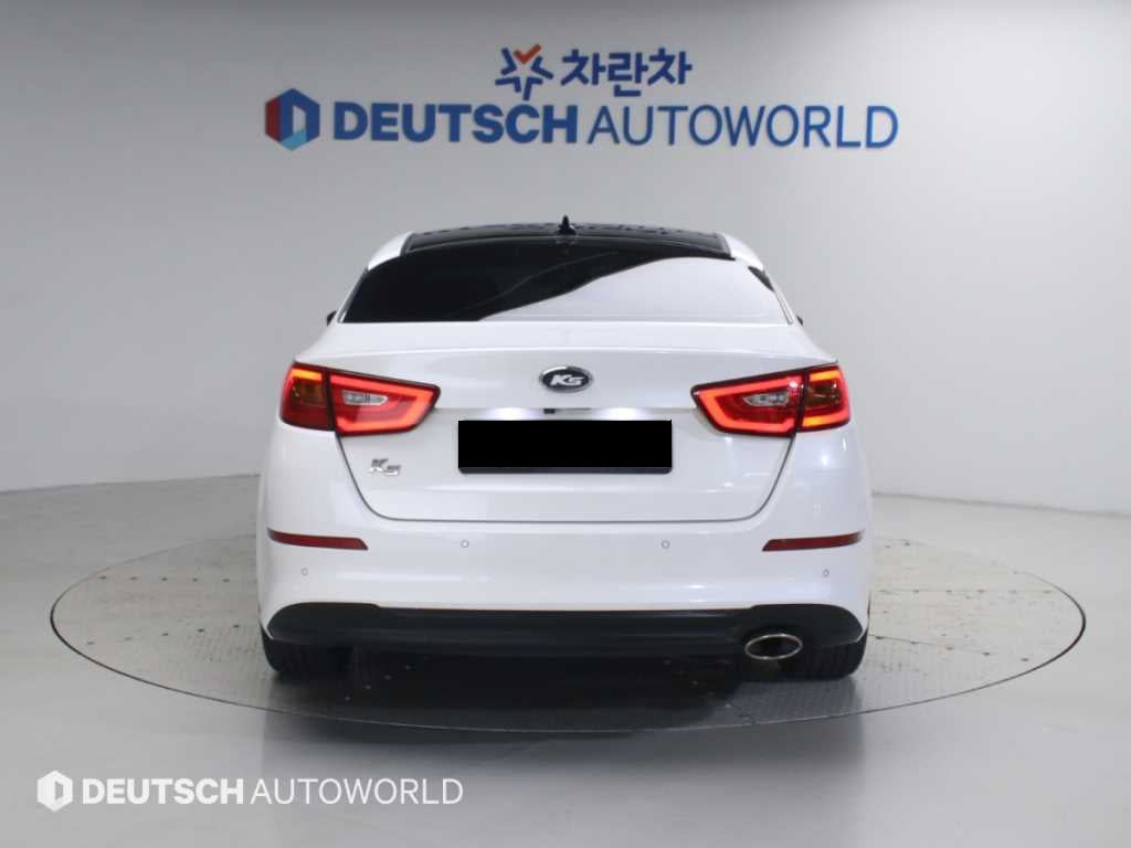 Kia K5 — photo 04